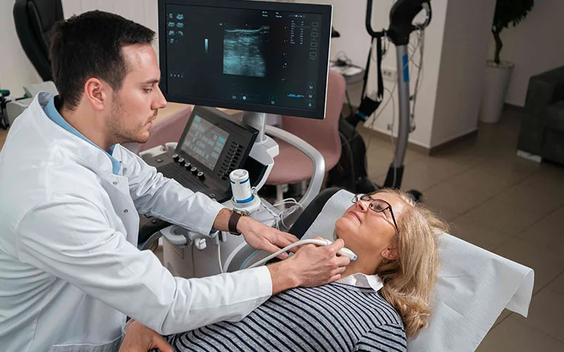 نمونه برداری از تیروئید چگونه انجام میشود؟