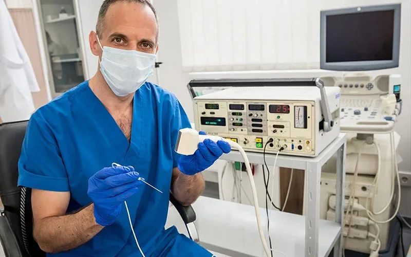 آیا نمونه برداری تیروئید خطر دارد؟